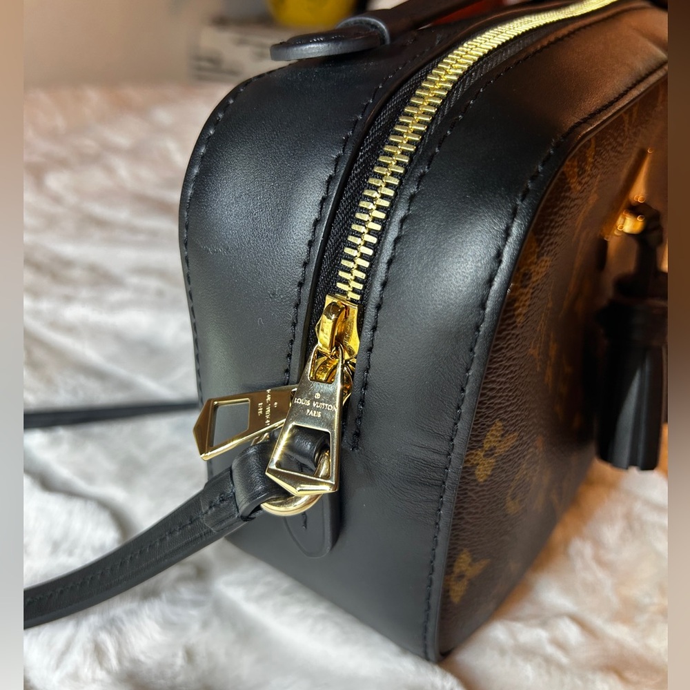 LOUIS VUITTON
Black Monogram Canvas Saintonge - Picture 8 of 16